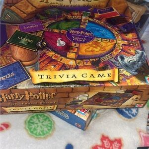 2000 Mattel Harry Potter Trivia Game - Purple and Gold